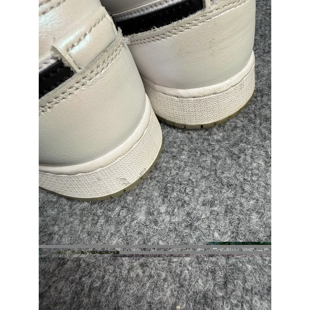 Air Jordan 1 Mid SE GS “Light Smoke Grey Shimmer” – Size 5.5Y / Women’s 7